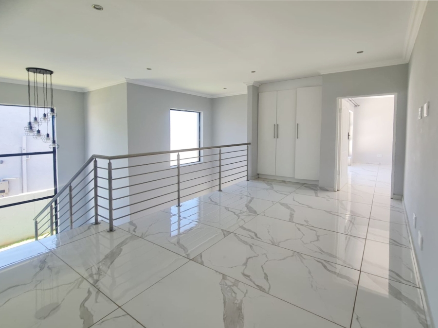 To Let 4 Bedroom Property for Rent in Melodie North West